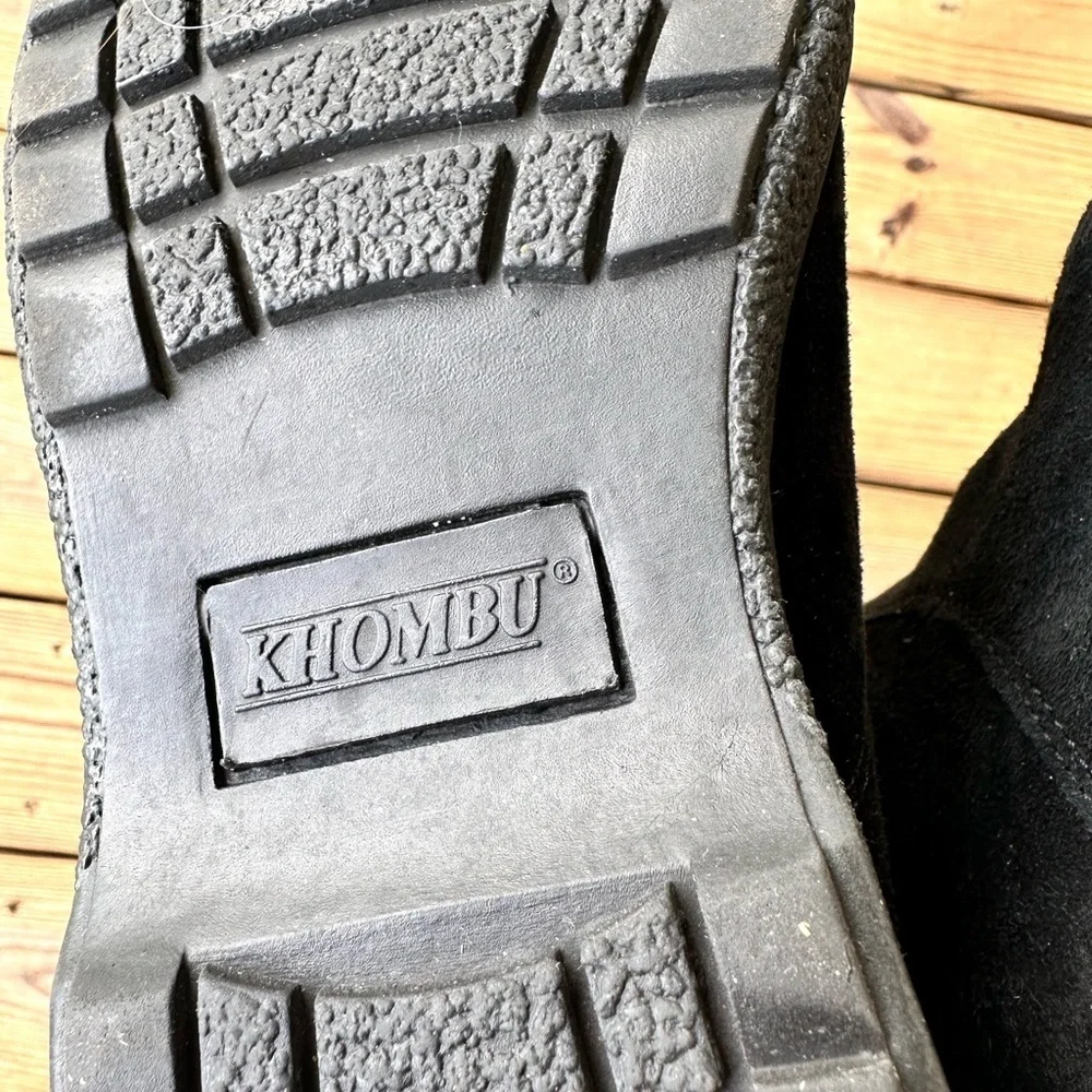 Khombu women’s black fur lined suede boots size 8.5